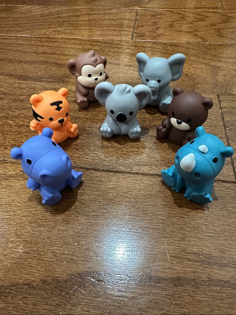 Safari Set of 7 Cute Animal Bath Toys /finger puppets